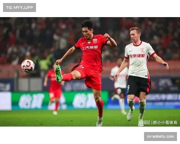 巴尔加斯训练表现获教练组肯定 墨西哥小将等待出场机会 巴尔加斯训练表现获教练组肯定 墨西哥小将等待出场机会